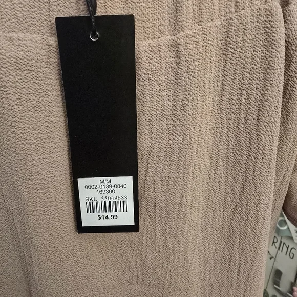 Off-Shoulder Tan Top - Picture 2 of 4